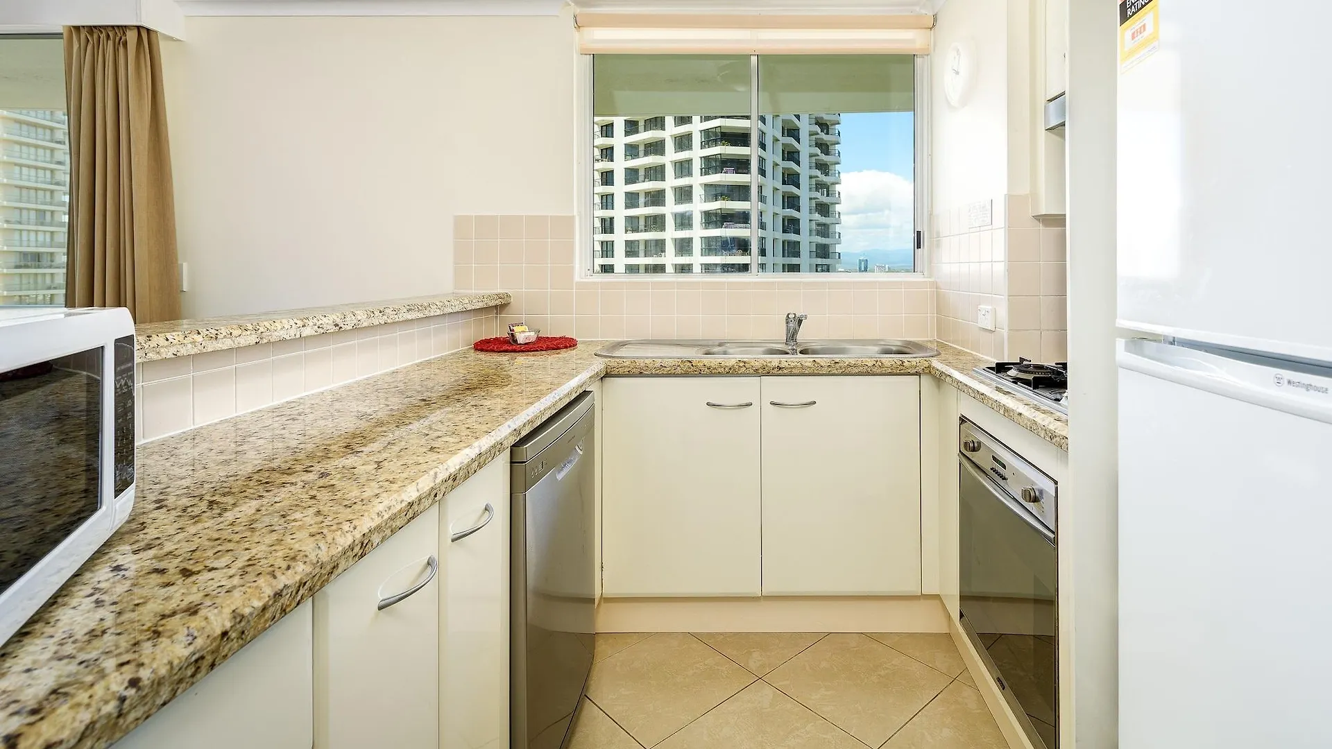 **** Aparthotel The Crest Apartments Gold Coast Australia