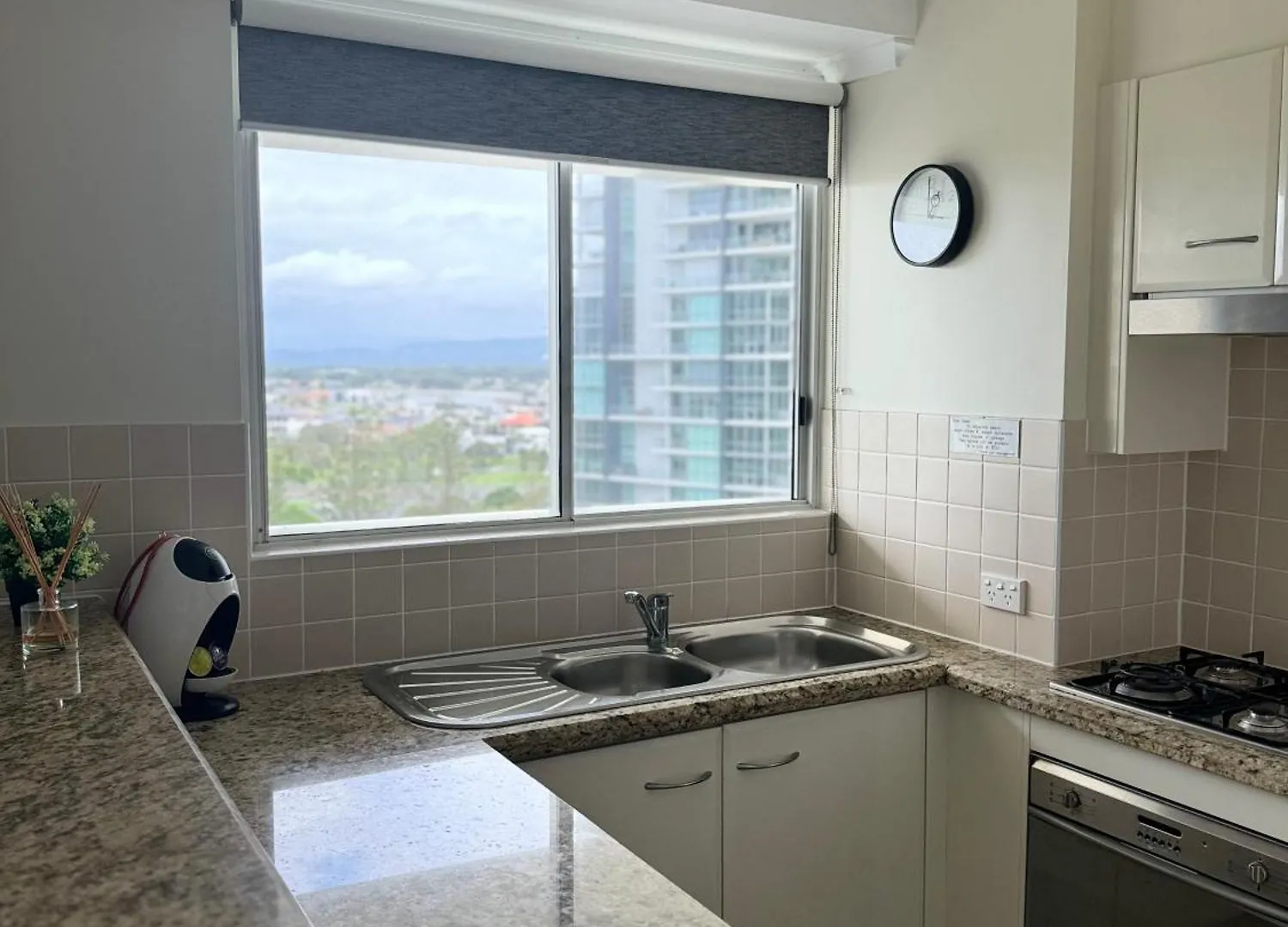 Aparthotel The Crest Apartments Gold Coast