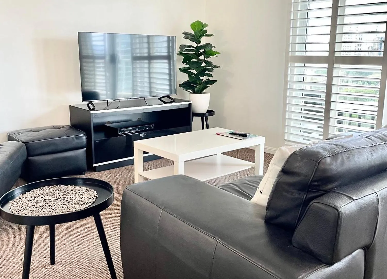 The Crest Apartments Gold Coast Aparthotel