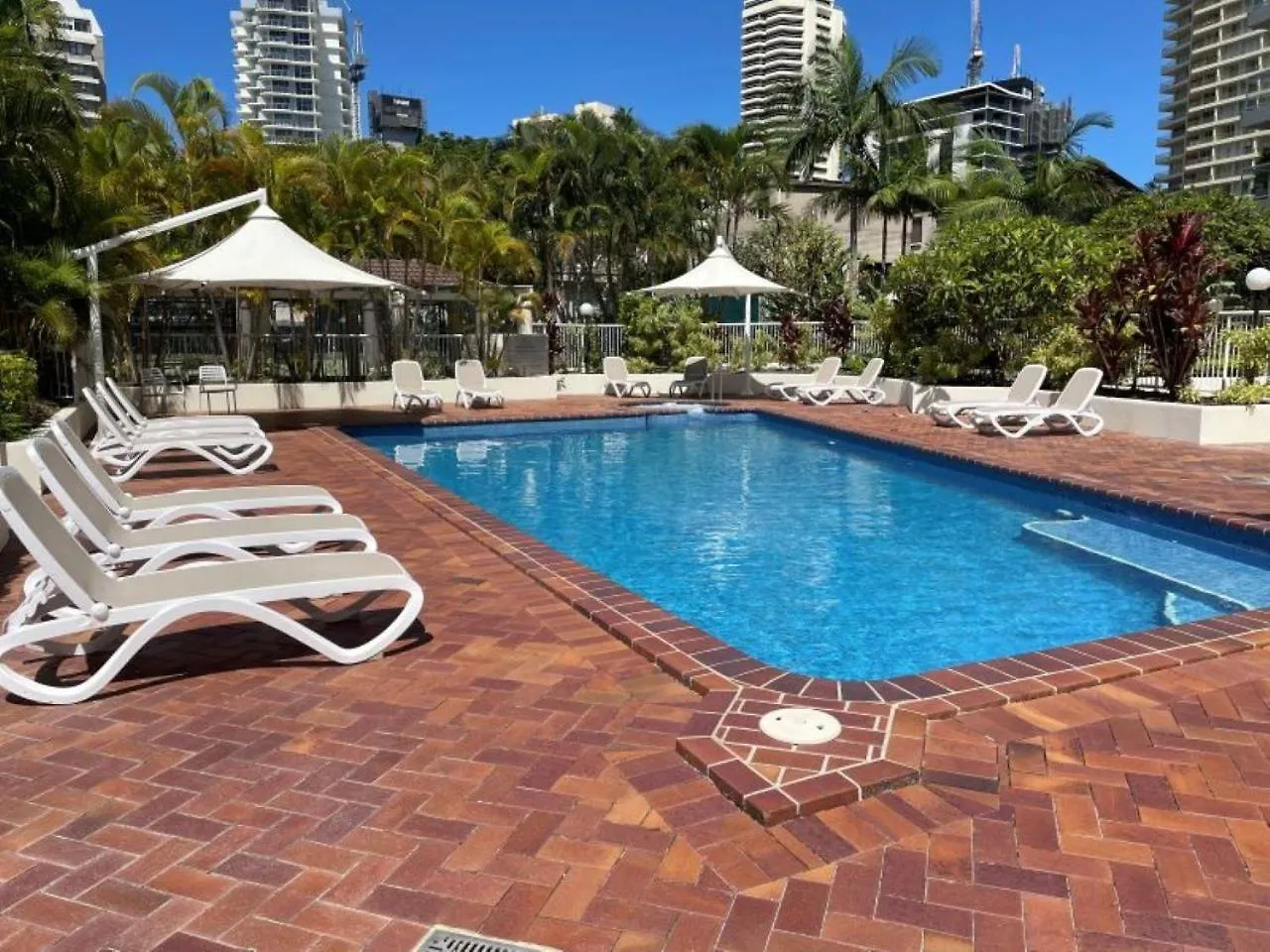 The Crest Apartments Gold Coast 4*,