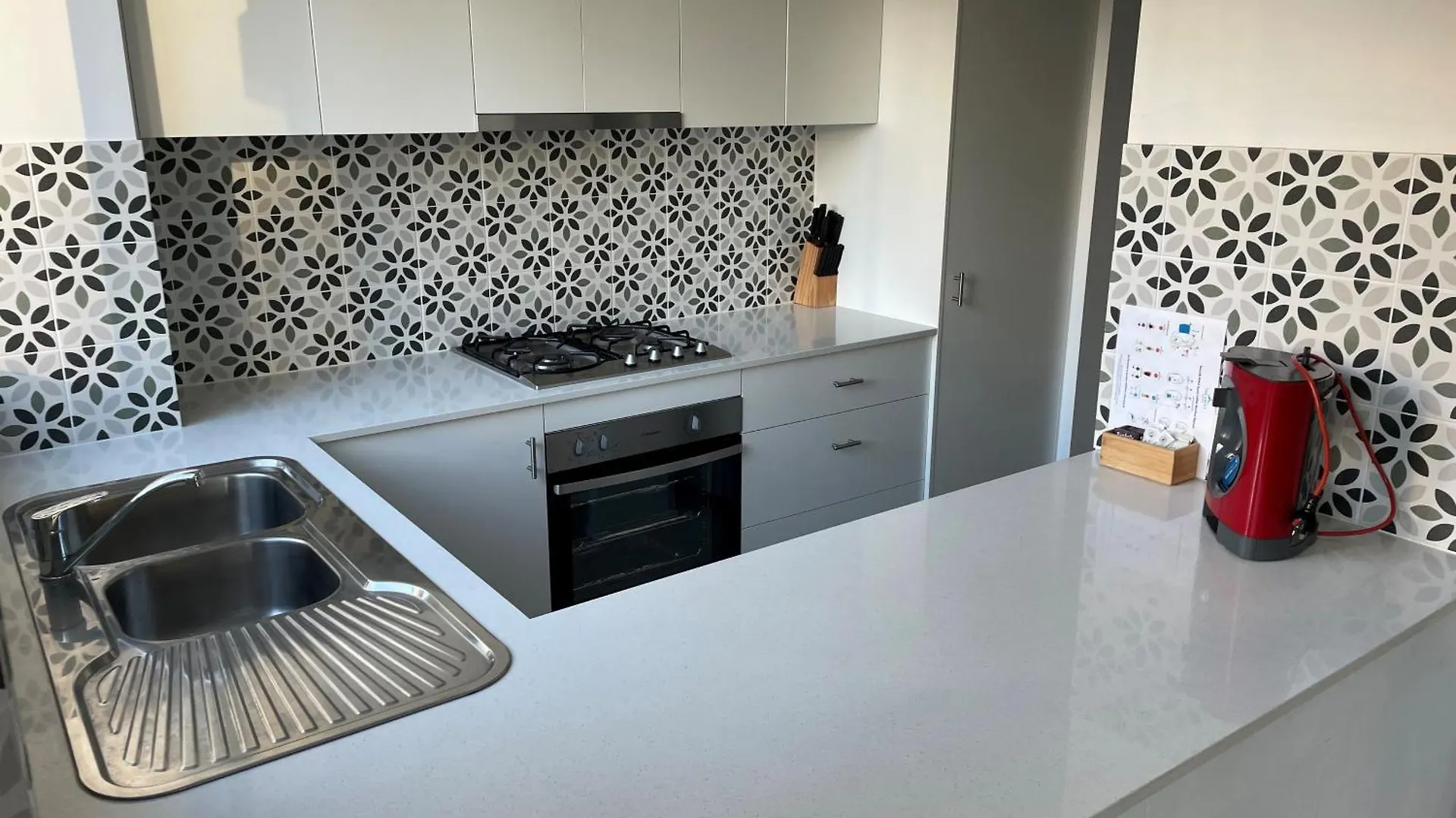 The Crest Apartments Gold Coast Aparthotel