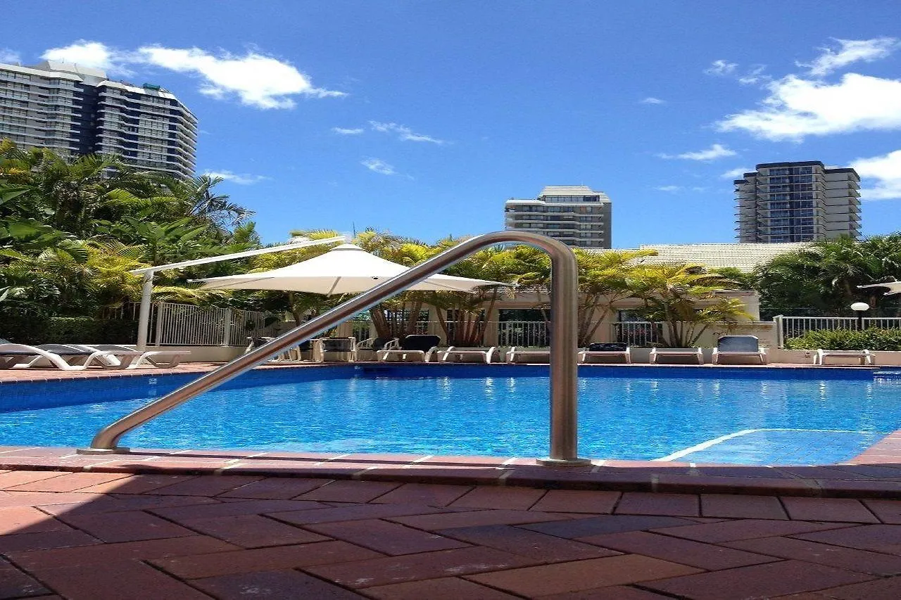 The Crest Apartments Gold Coast 4*,