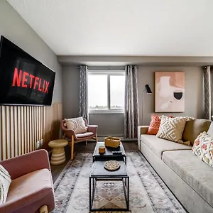 https://peaceful-oasis-condo-top-floor-secure-ug-parking.edmonton-hotels.net