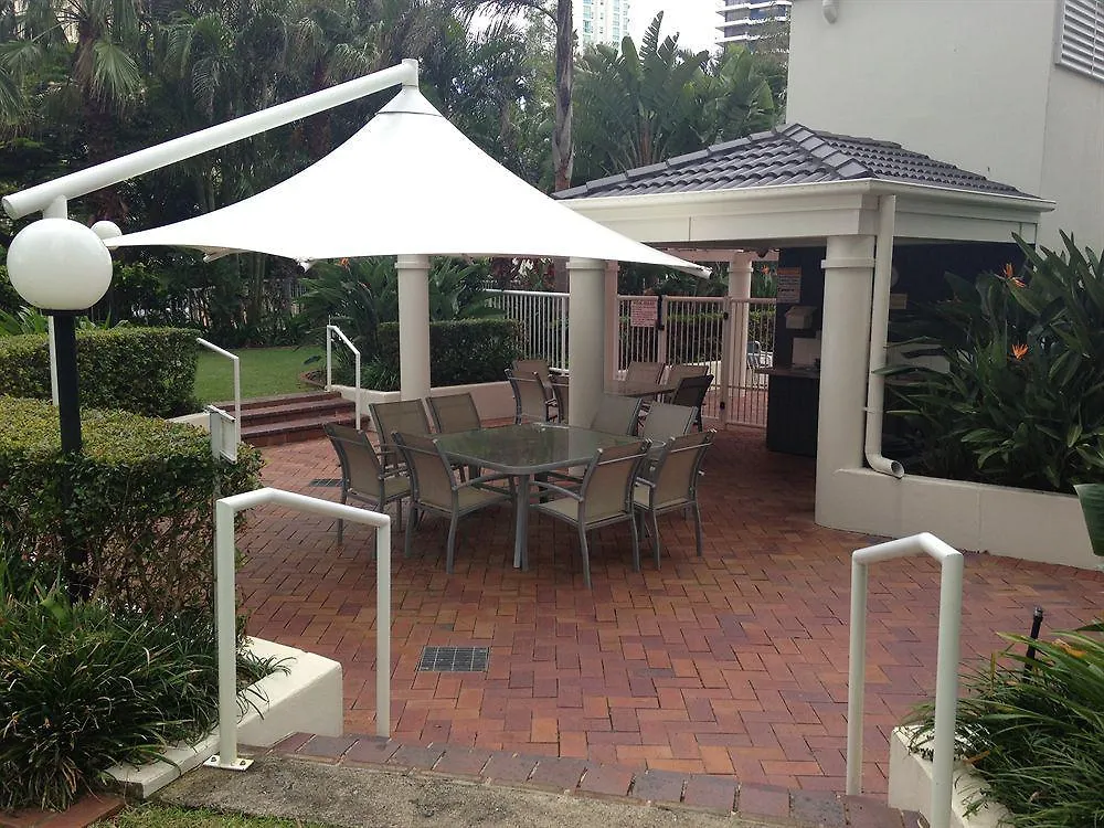 The Crest Apartments Gold Coast 4*,