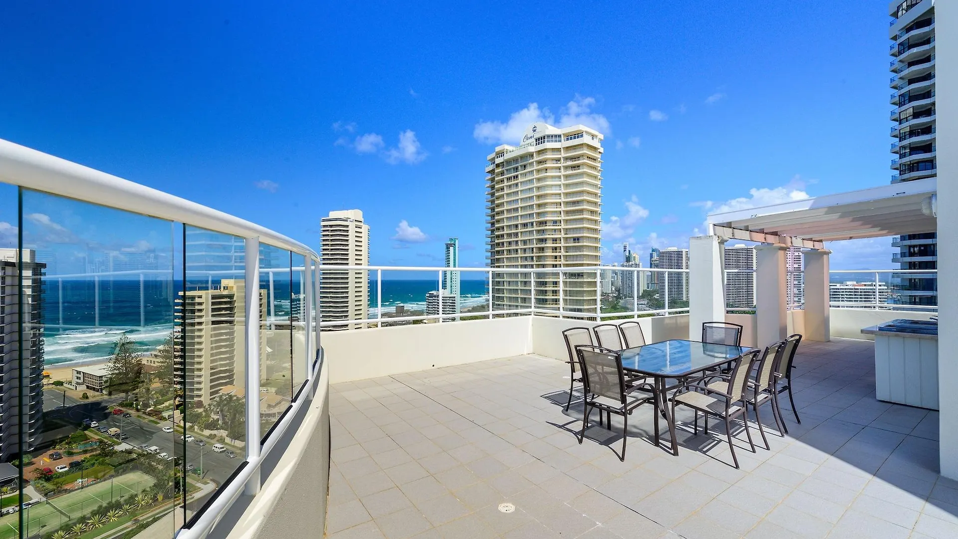 Aparthotel The Crest Apartments Gold Coast