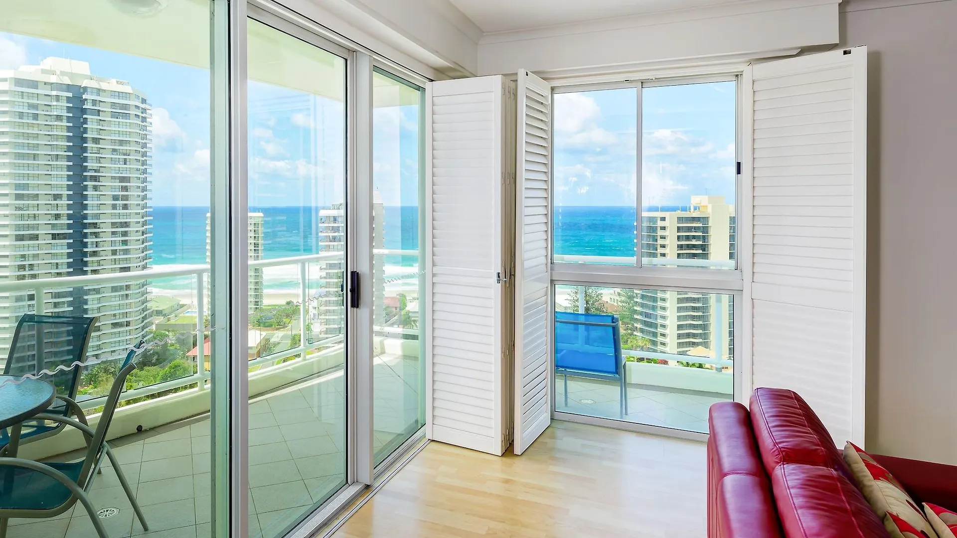 The Crest Apartments Gold Coast 4*,
