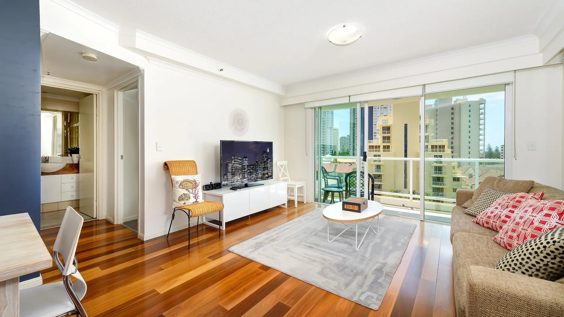The Crest Apartments Gold Coast Aparthotel