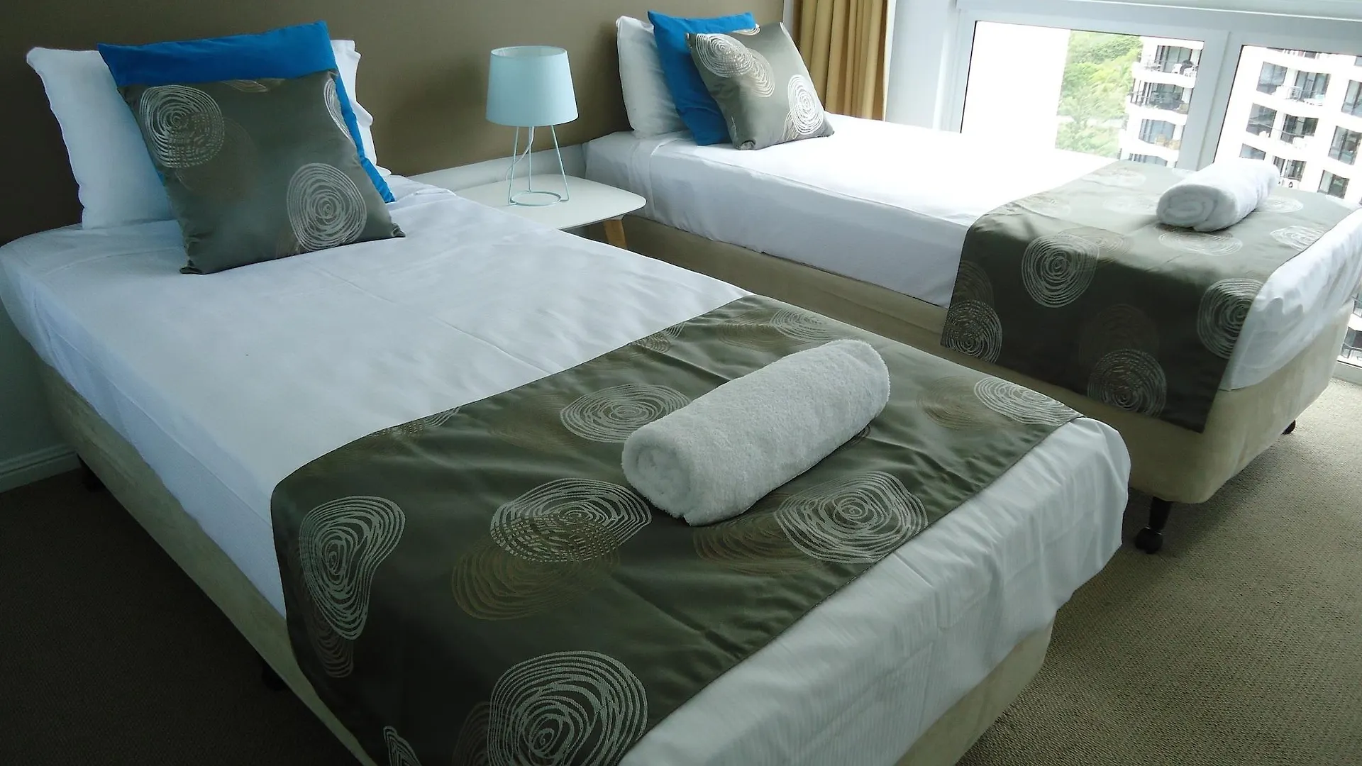 **** Aparthotel The Crest Apartments Gold Coast Australia
