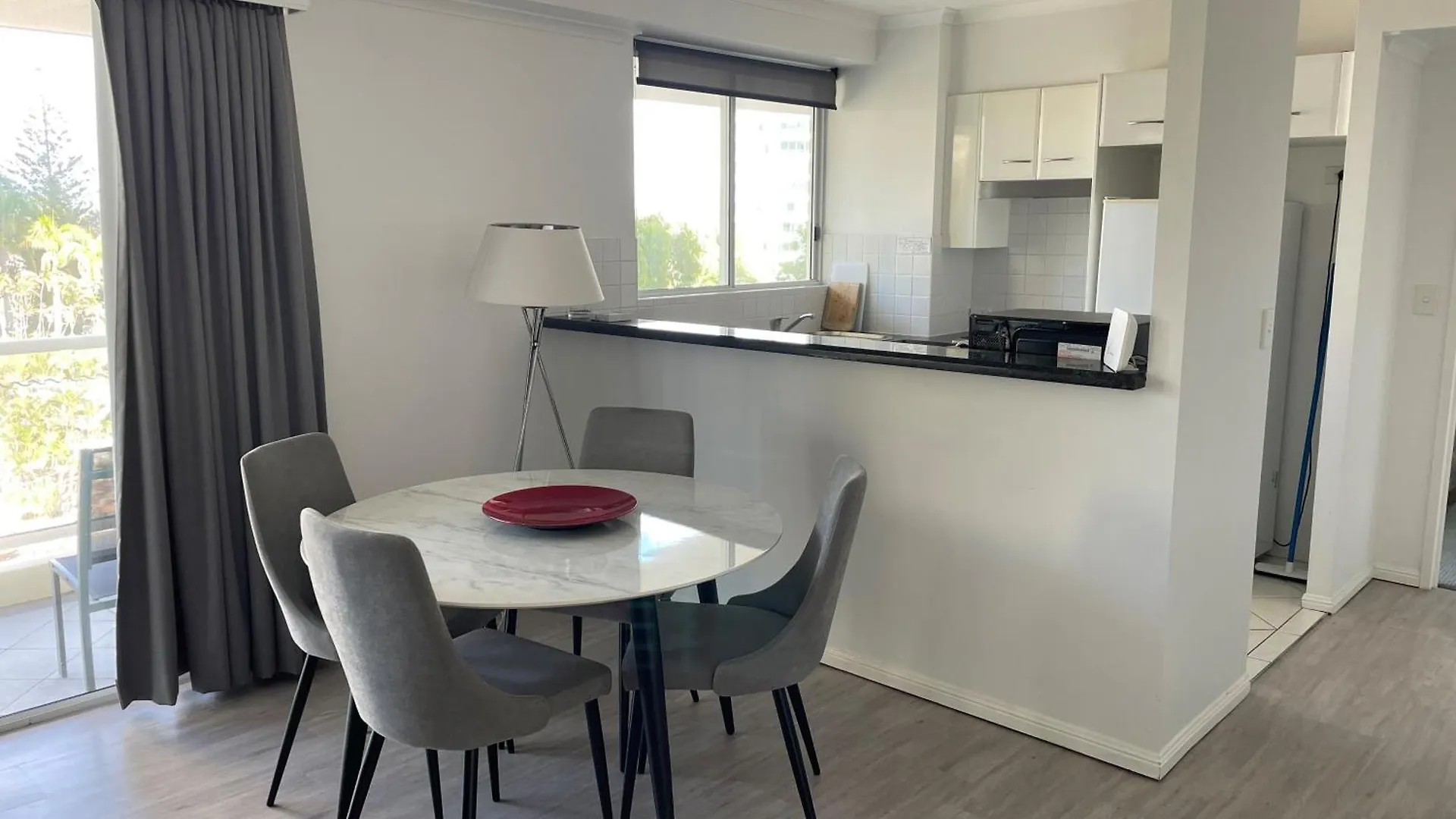 Aparthotel The Crest Apartments Gold Coast
