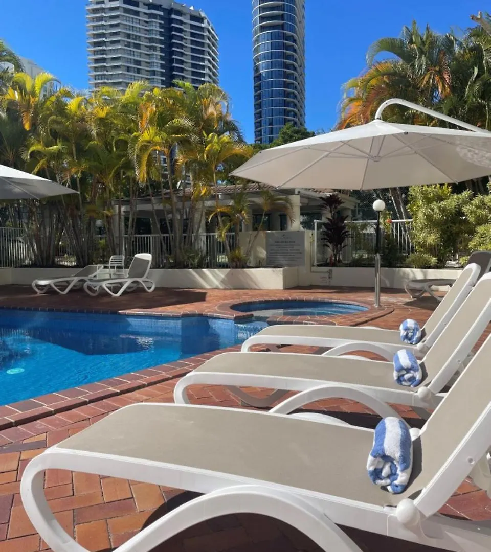 The Crest Apartments Gold Coast 4*,