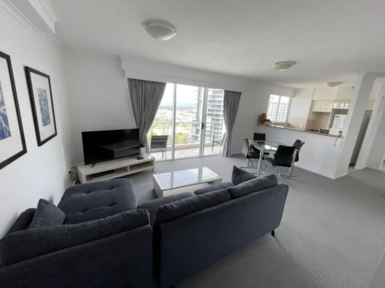 Aparthotel The Crest Apartments Gold Coast