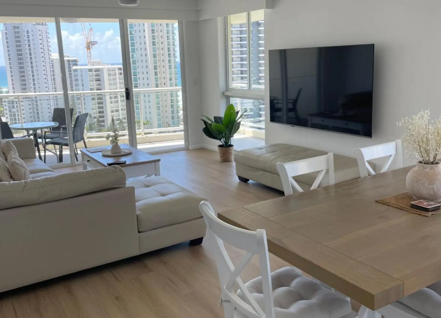 The Crest Apartments Gold Coast Aparthotel