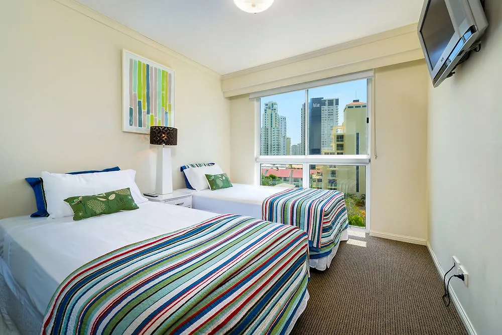 The Crest Apartments Gold Coast 4*,